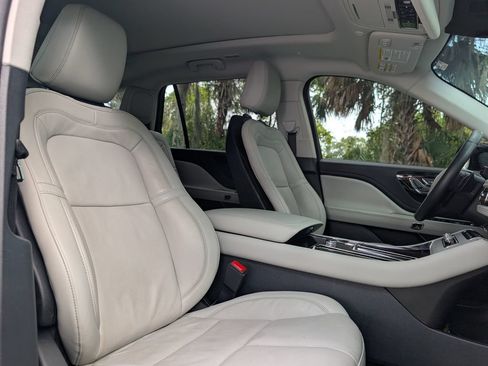 Used 2025 Lincoln Aviator Reserve w/ Jet Appearance Package RWD image 18