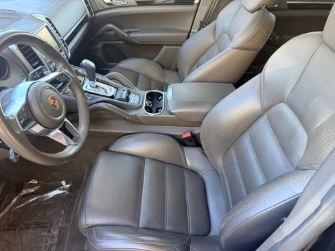 Used 2016 Porsche Cayenne S AWD/4WD image 19