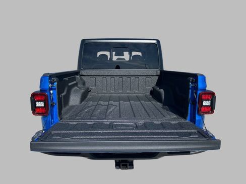 New 2026 Jeep Gladiator Sport AWD/4WD image 5