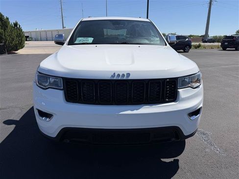 Used 2020 Jeep Grand Cherokee Limited AWD/4WD image 3