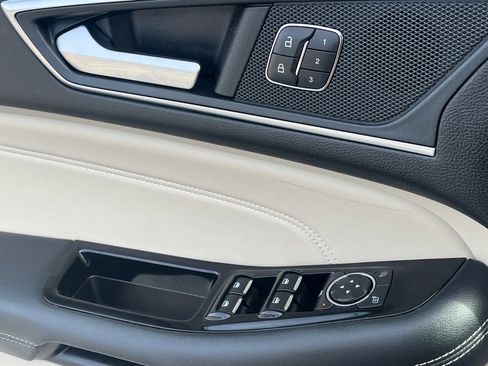 Used 2018 Ford Edge Titanium w/ Equipment Group 302A image 17