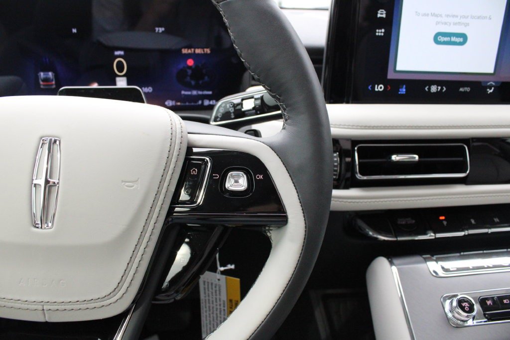 New 2027 Lincoln Aviator AWD image 12