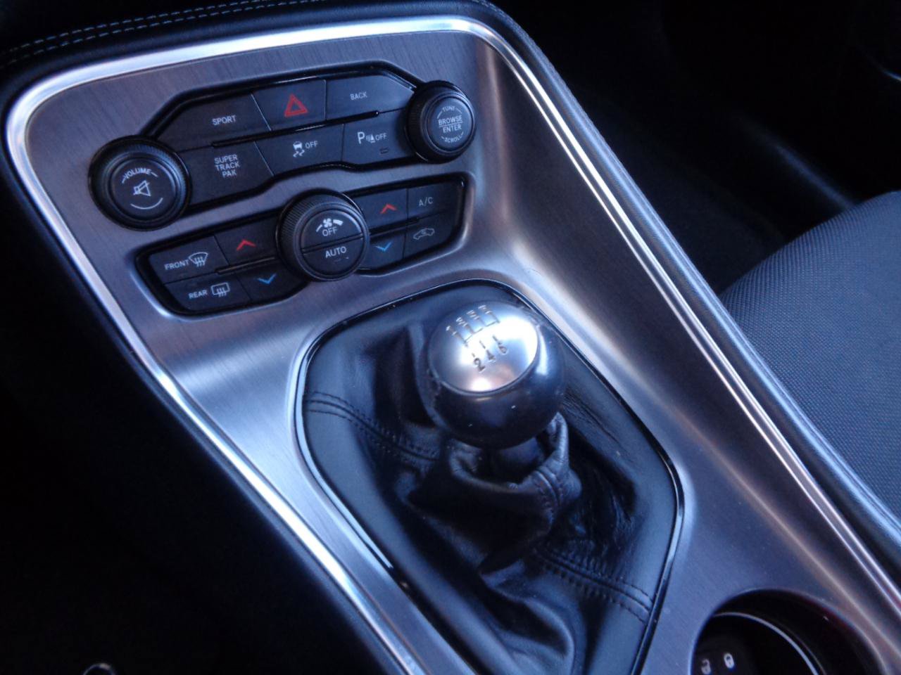 Used 2016 Dodge Challenger R/T Scat Pack RWD image 8
