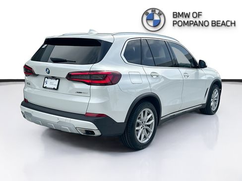 Certified 2023 BMW X5 xDrive40i w/ Parking Assistance Package AWD/4WD image 7