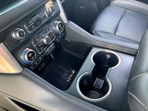 Used 2023 GMC Yukon SLT image 18