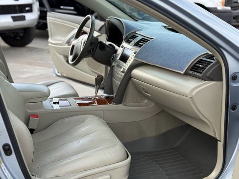 Used 2011 Toyota Camry Hybrid image 14