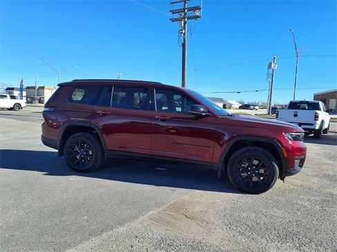Certified 2025 Jeep Grand Cherokee L Laredo image 2