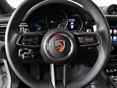 Certified 2025 Porsche Macan AWD image 9