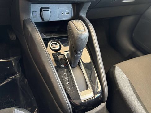 Used 2025 Nissan Versa SV FWD image 38