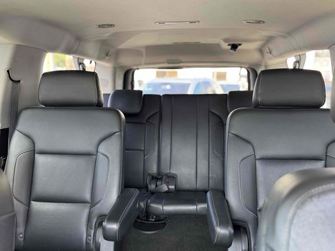Used 2018 Chevrolet Suburban Premier image 19