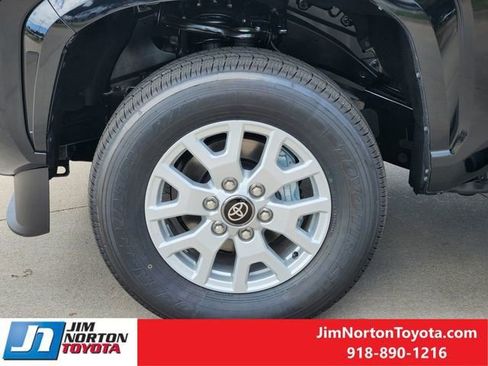 Used 2025 Toyota Tacoma SR5 image 9