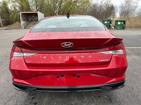 Used 2023 Hyundai Elantra Limited w/ Cargo Package FWD image 15