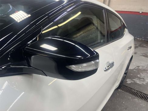 Used 2023 Nissan Maxima SV w/ Floor Mat Group image 11