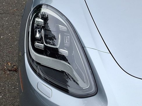 Used 2019 Porsche Panamera 4 AWD/4WD image 9