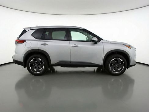 Used 2025 Nissan Rogue SV FWD image 11