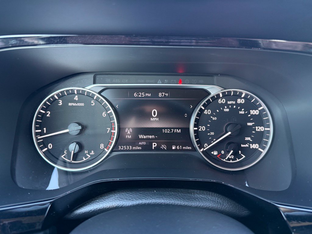 Used 2025 Nissan Pathfinder SV AWD/4WD image 16