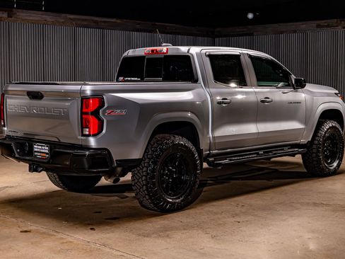 Used 2023 Chevrolet Colorado Z71 w/ Z71 Convenience Package 2 image 10