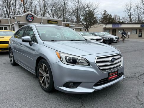 Used 2017 Subaru Legacy 2.5i Limited image 3