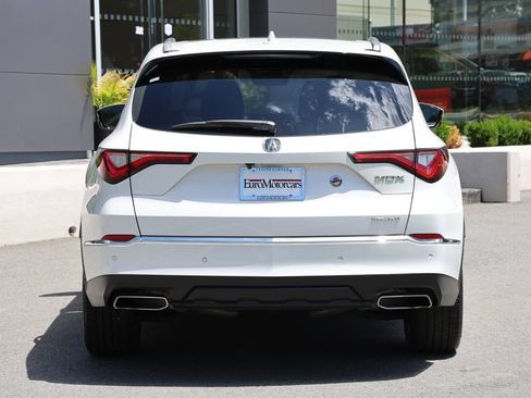 Used 2024 Acura MDX SH-AWD w/ Advance Package image 3