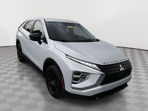 Used 2023 Mitsubishi Eclipse Cross LE AWD/4WD image 3