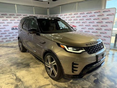 Used 2024 Land Rover Discovery Dynamic SE AWD/4WD image 5