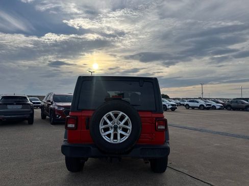 Used 2023 Jeep Wrangler Unlimited Sport AWD/4WD image 17