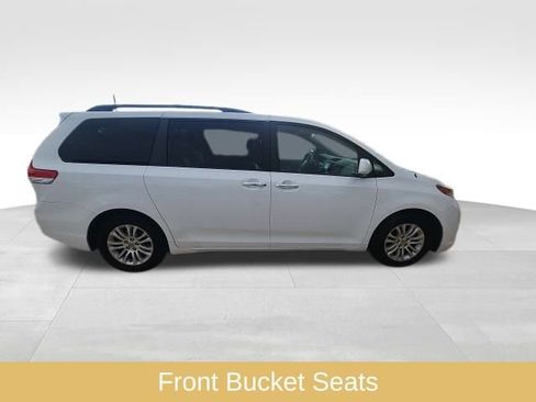 Used 2014 Toyota Sienna XLE image 26
