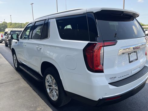 Used 2023 GMC Yukon SLT w/ SLT Premium Package AWD/4WD image 6