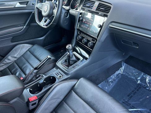 Used 2019 Volkswagen GTI SE w/ SE Experience Package image 16