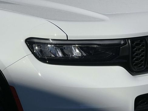 Used 2025 Jeep Grand Cherokee L Altitude image 6