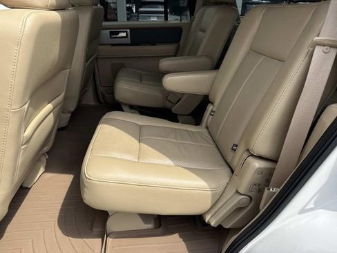 Used 2014 Ford Expedition XLT w/ Equipment Group 202A RWD image 17
