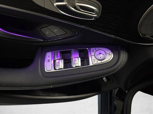 Used 2021 Mercedes-Benz GLC 300 4MATIC image 28