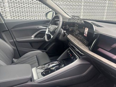 Used 2025 Audi Q5 Prestige AWD/4WD image 35
