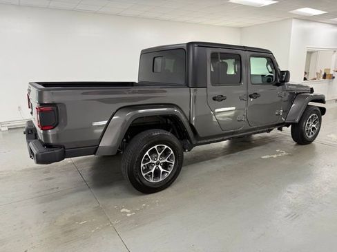 Used 2024 Jeep Gladiator Sport image 6