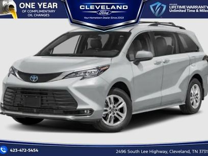 Used 2025 Toyota Sienna XLE