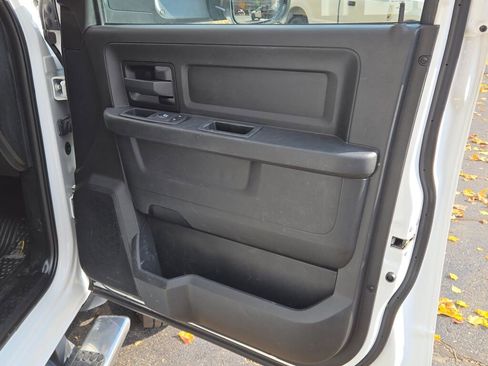 Used 2021 RAM 5500 Tradesman w/ Chrome Appearance Group image 9