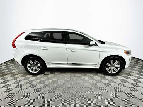 Used 2017 Volvo XC60 T5 Inscription w/ Preferred Option Package FWD image 8