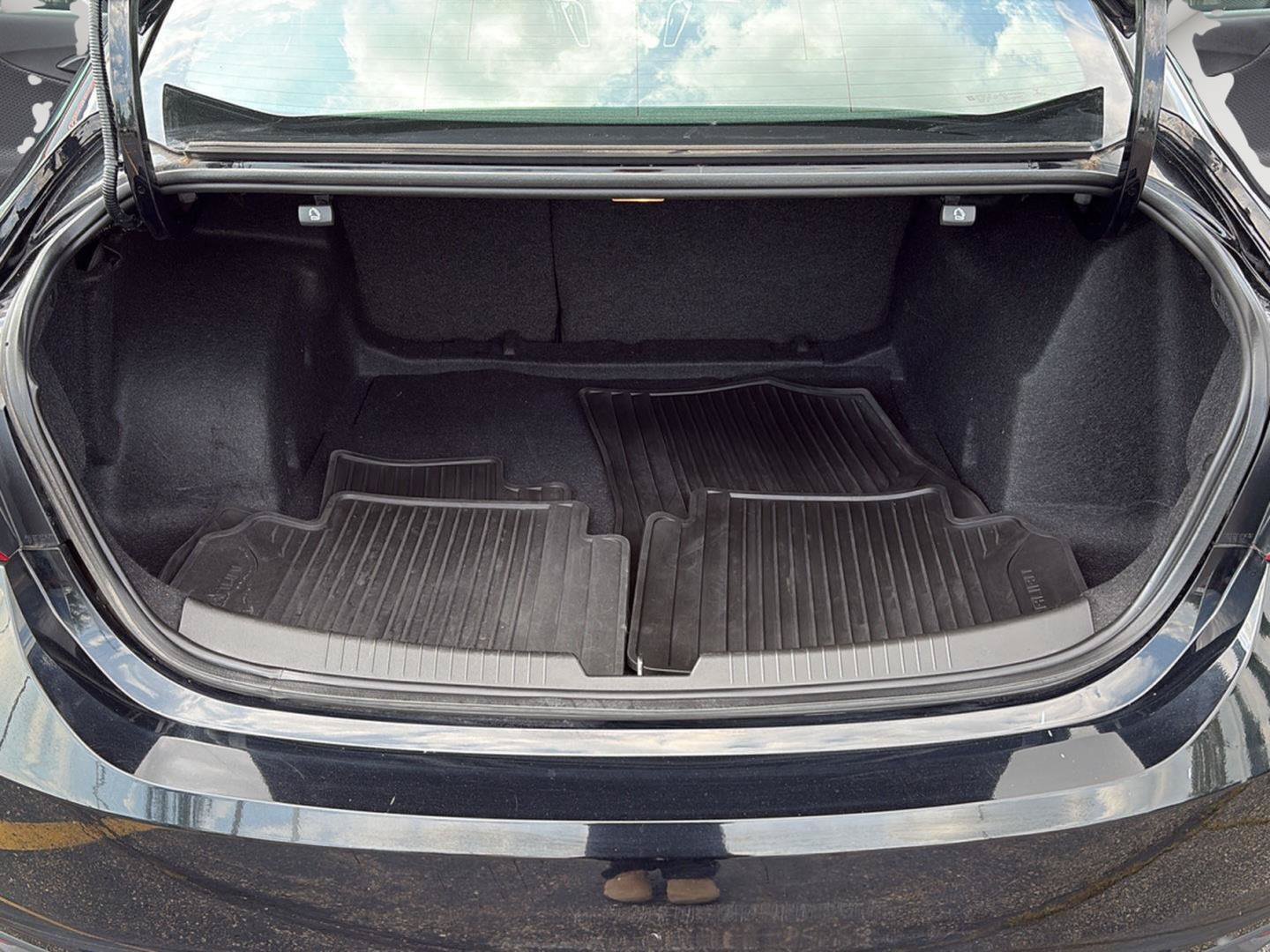 Used 2019 Chevrolet Malibu LT FWD image 17