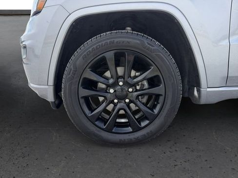 Used 2020 Jeep Grand Cherokee Altitude image 9