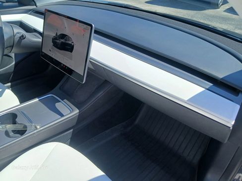 Used 2022 Tesla Model 3 Performance image 18