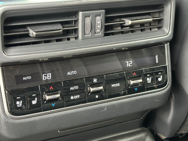 Used 2022 Lexus LX 600 4WD w/ Luxury Package image 46