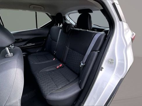 Used 2021 Nissan Kicks S image 22