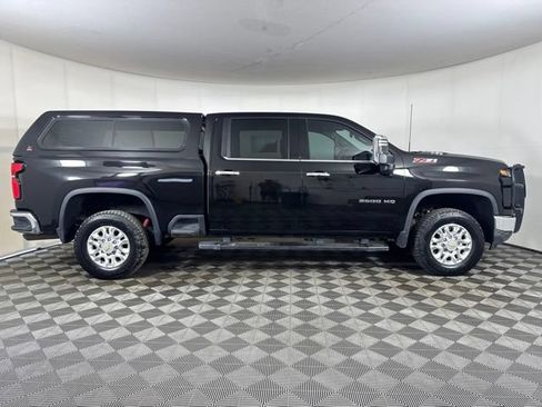 Used 2024 Chevrolet Silverado 2500 LTZ w/ LTZ Plus Package AWD/4WD image 2