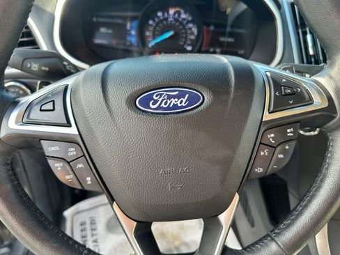 Used 2020 Ford Edge SEL image 16