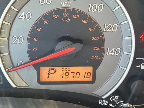 Used 2010 Toyota Corolla image 11