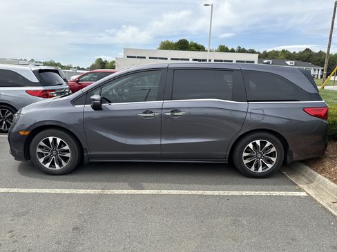 Used 2024 Honda Odyssey EX-L image 7
