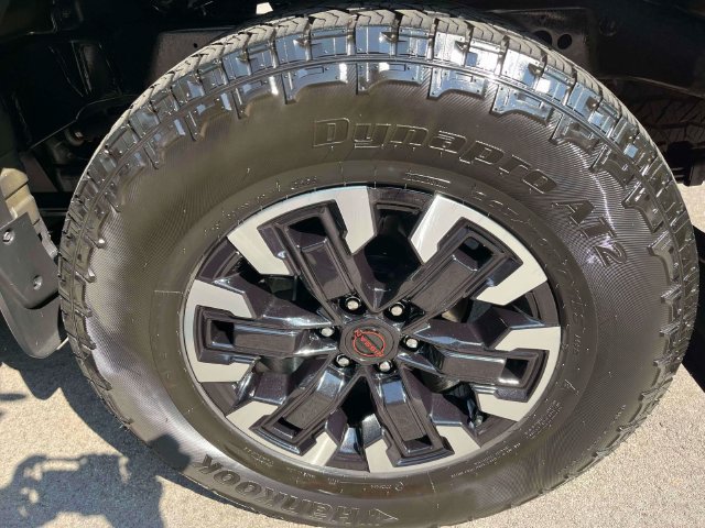 Used 2024 Nissan Frontier PRO-4X w/ Technology Package AWD/4WD image 12