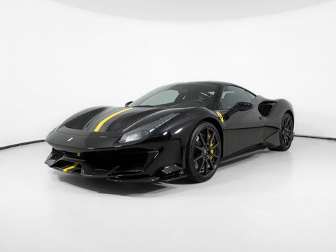 Used 2019 Ferrari 488 Pista Coupe RWD image 2