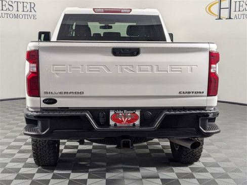 Used 2023 Chevrolet Silverado 2500 Custom w/ Custom Value Package image 6