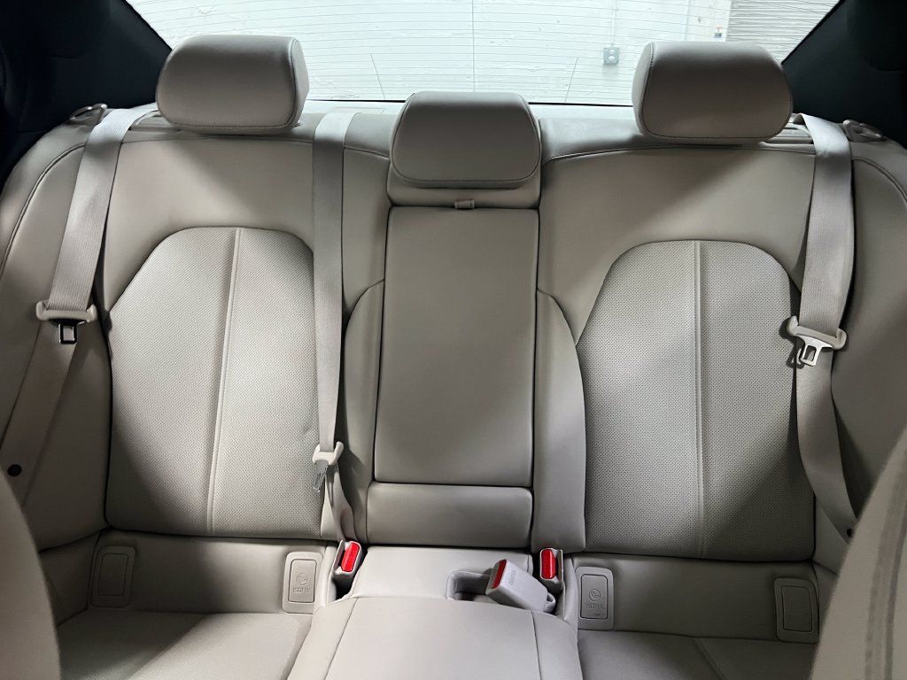 Used 2023 Genesis G70 2.0T RWD image 27